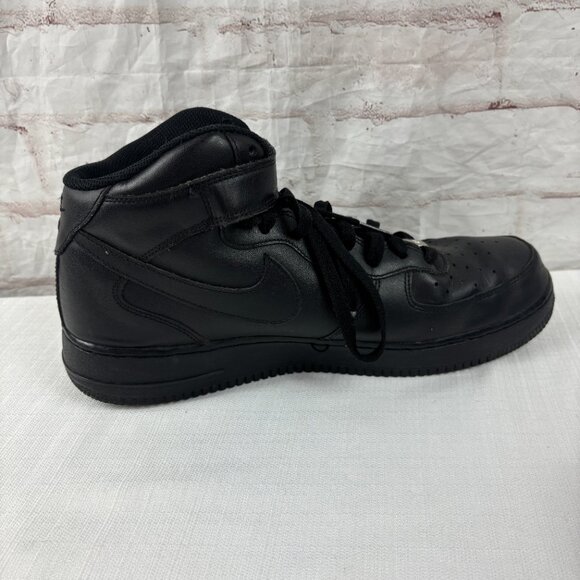 Nike Men's 11 Air Force 1 Mid '07 Black Athletic Lace-up Sneakers - Picture 13 of 14